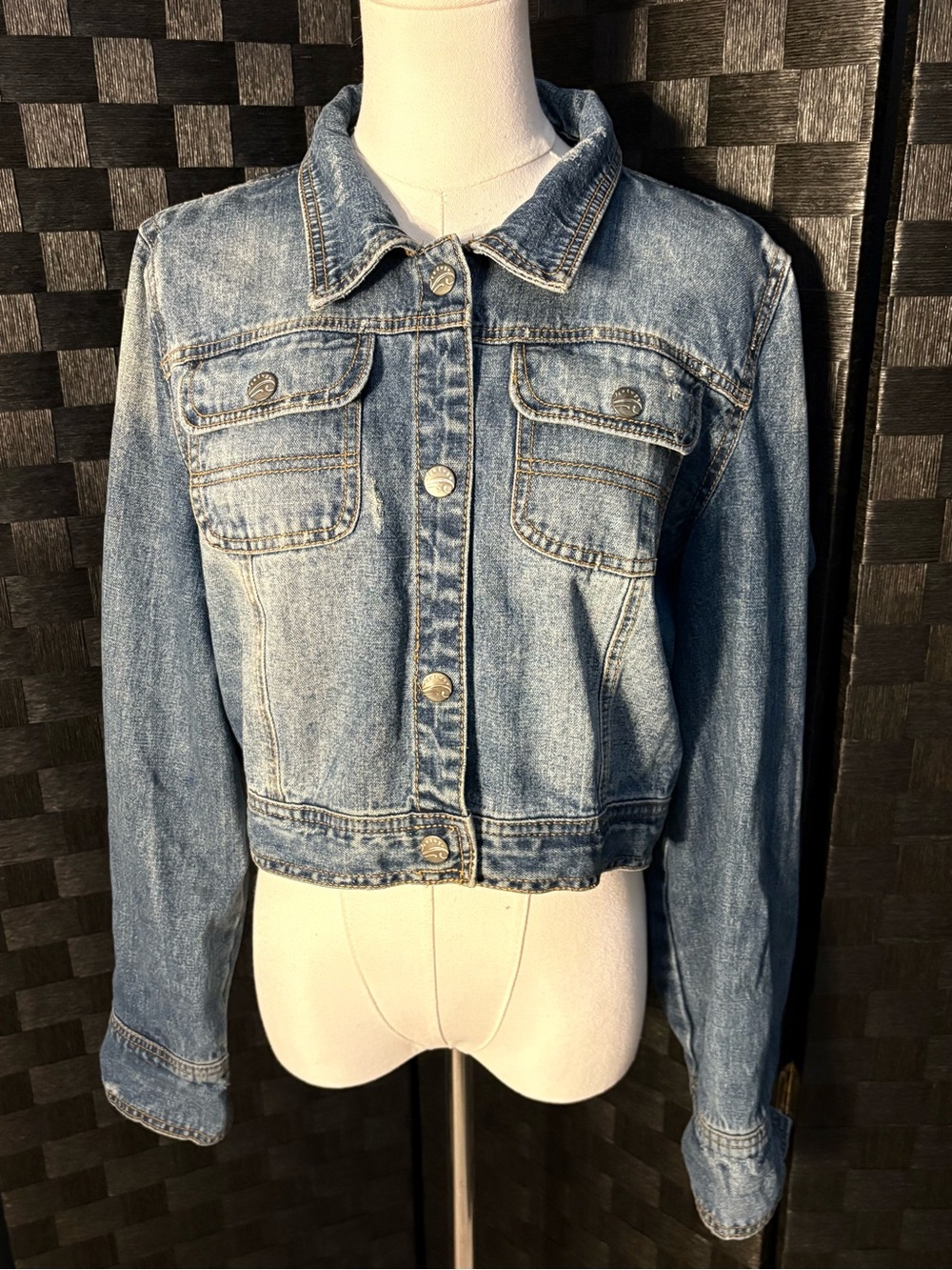 Charlotte Russe Light Blue Cropped Denim Jacket Snap